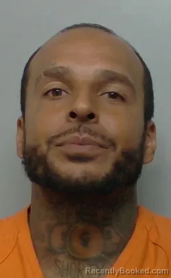 Booking photograph for Taylor Mabin