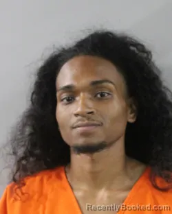 Booking photograph for Jonavys Fuentes